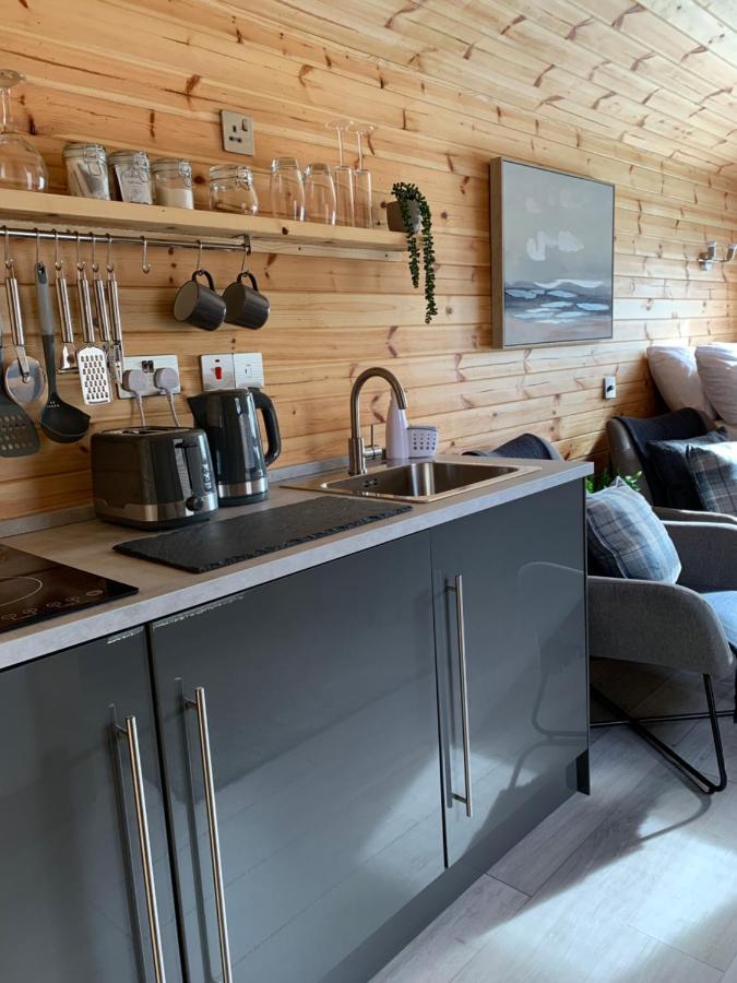 River Huts, Highland River Retreat With Hot Tub Inverness Ngoại thất bức ảnh