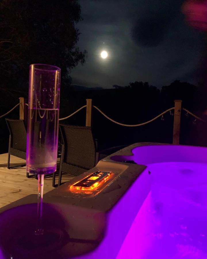 River Huts, Highland River Retreat With Hot Tub Inverness Ngoại thất bức ảnh
