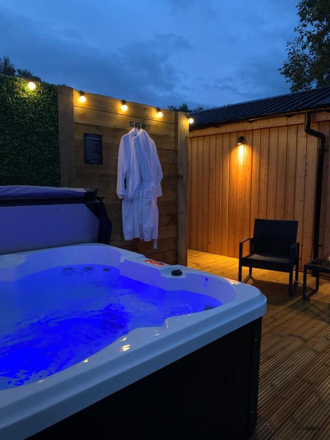 River Huts, Highland River Retreat With Hot Tub Inverness Ngoại thất bức ảnh
